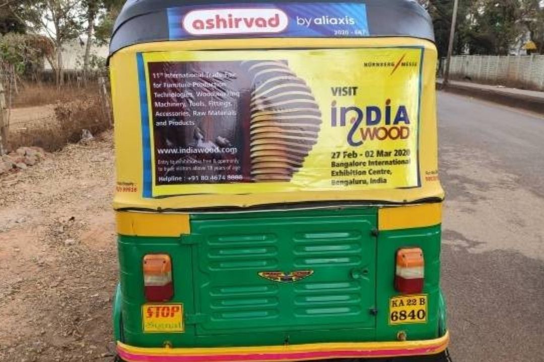 a-picture-depicting-transit-advertsing-done-in-an- auto-rickshaw-by-advantage-marketing