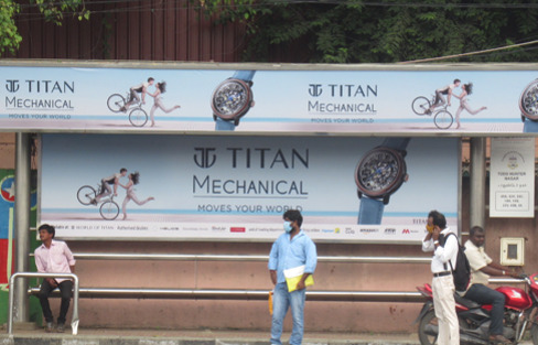 a-picture-depicting-ad-vantage-integrated-marketing’s-BUS-SHELTER-service-for-titan